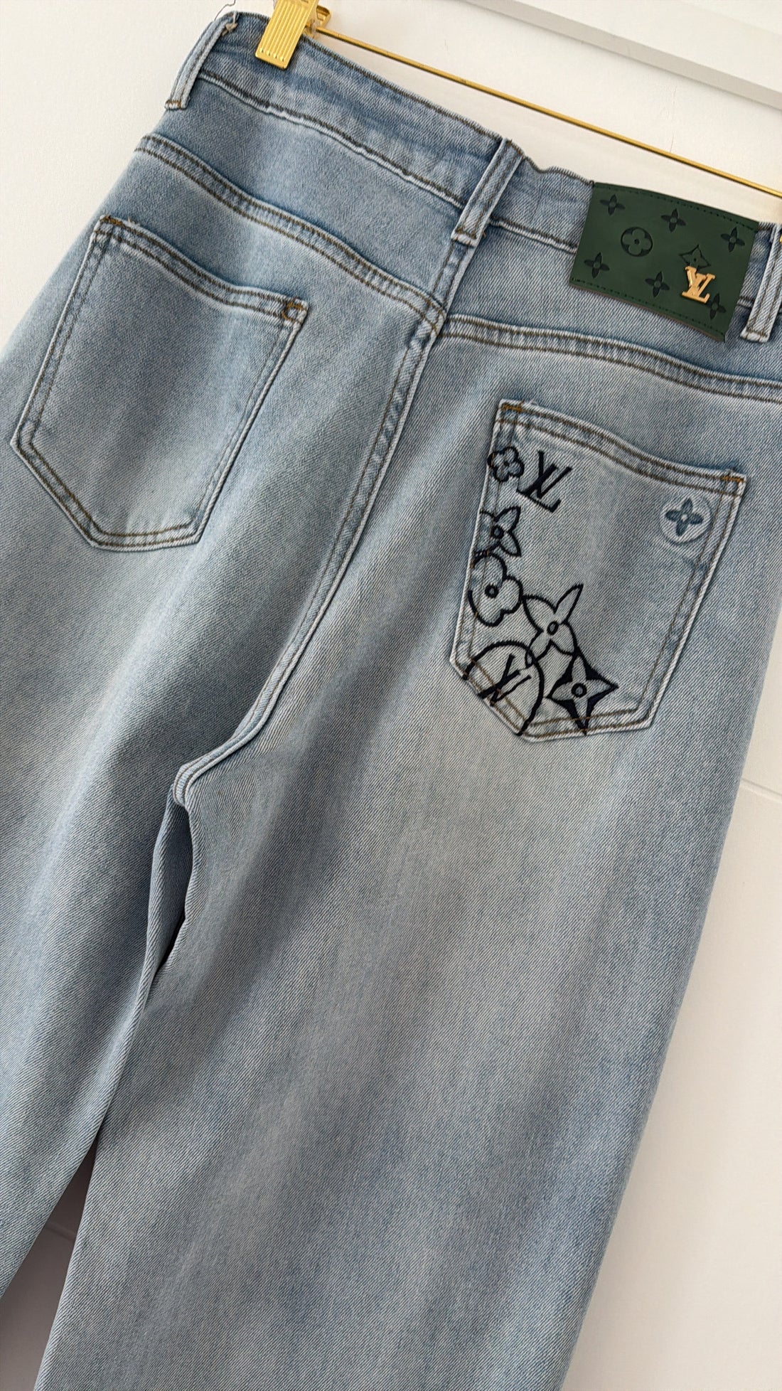 Lv Jeans