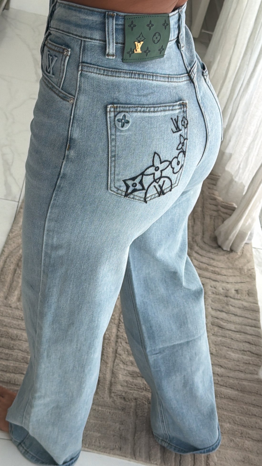Lv Jeans