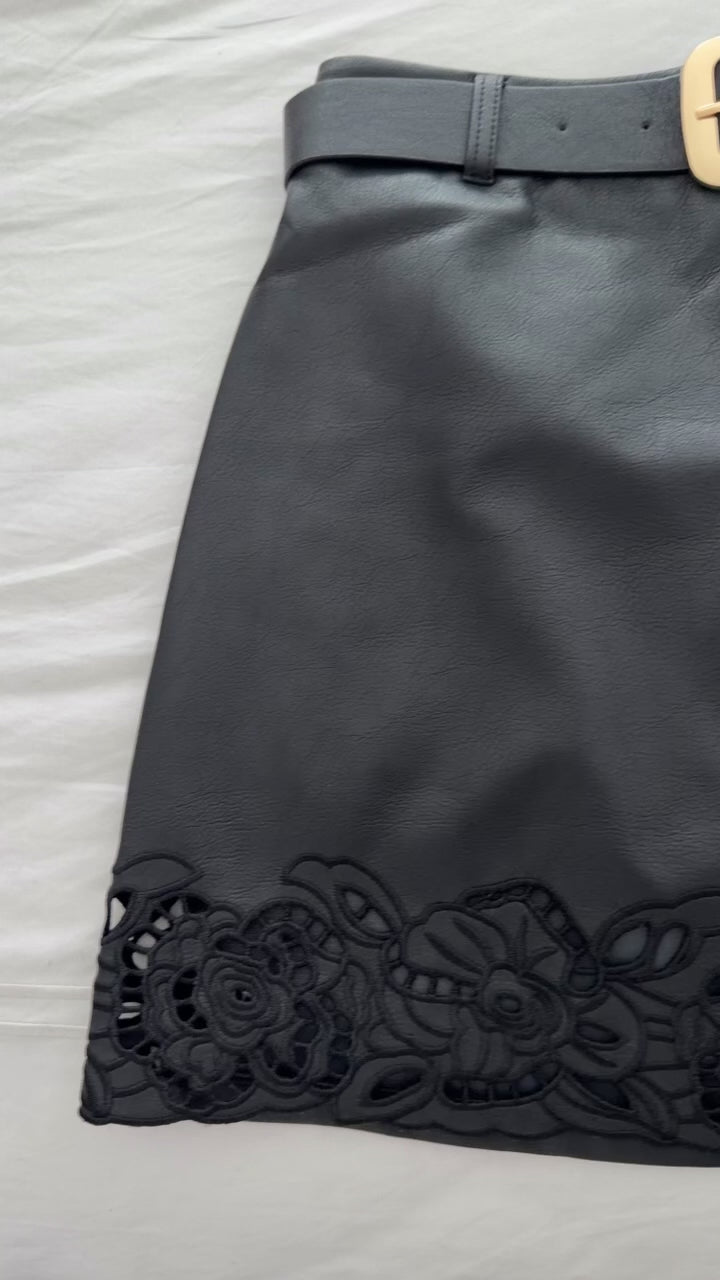 La Faldita Skirt w/ belt
